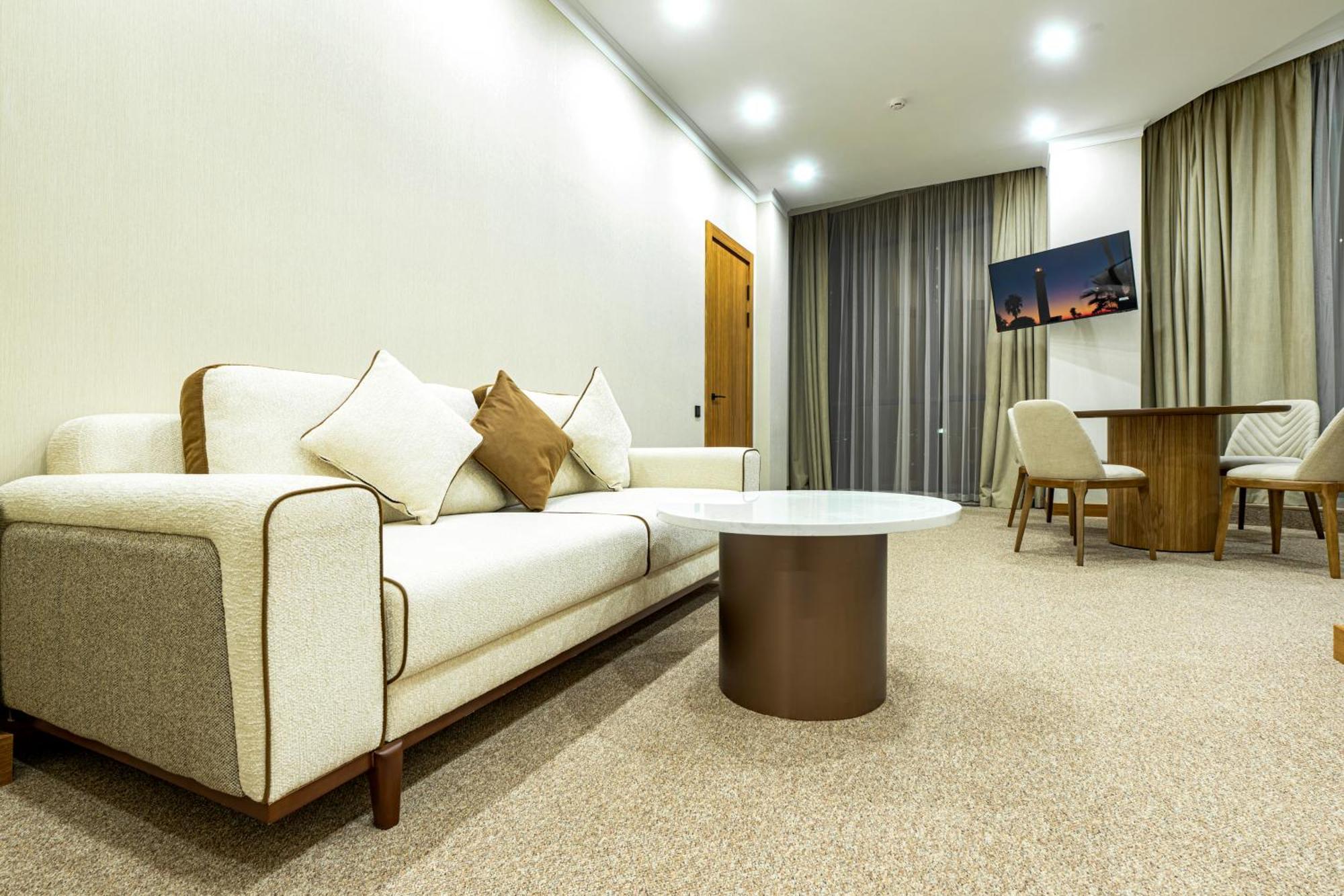 Mardan Hotel Shymkent Bagian luar foto