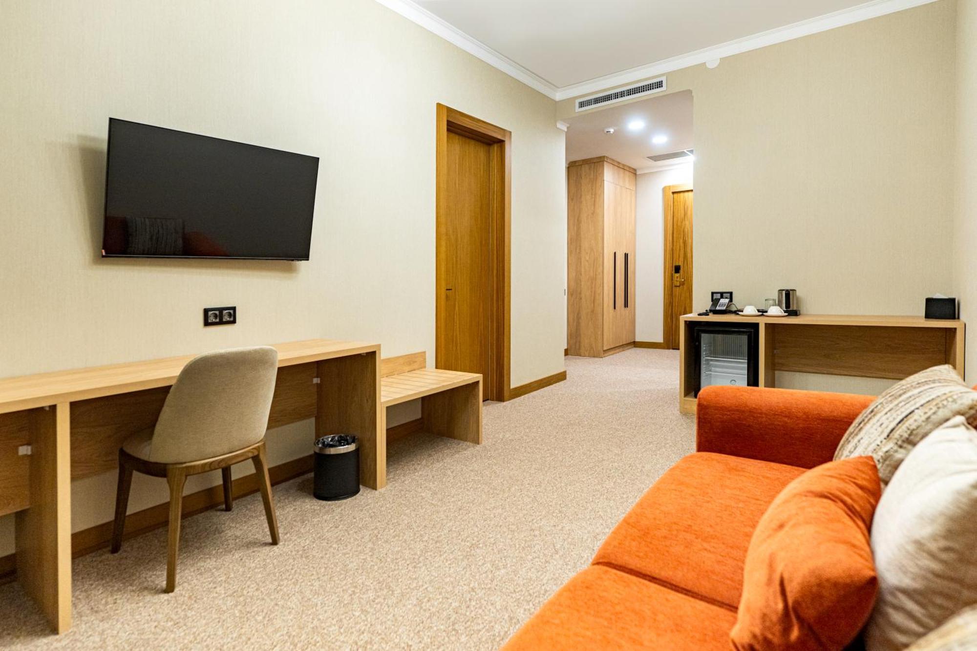 Mardan Hotel Shymkent Bagian luar foto